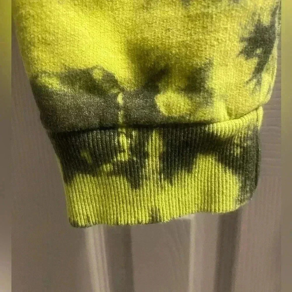 Disney The Nightmare Before Christmas Oogie Boogie Tie Dye Glow in the dark XS - Picture 4 of 11